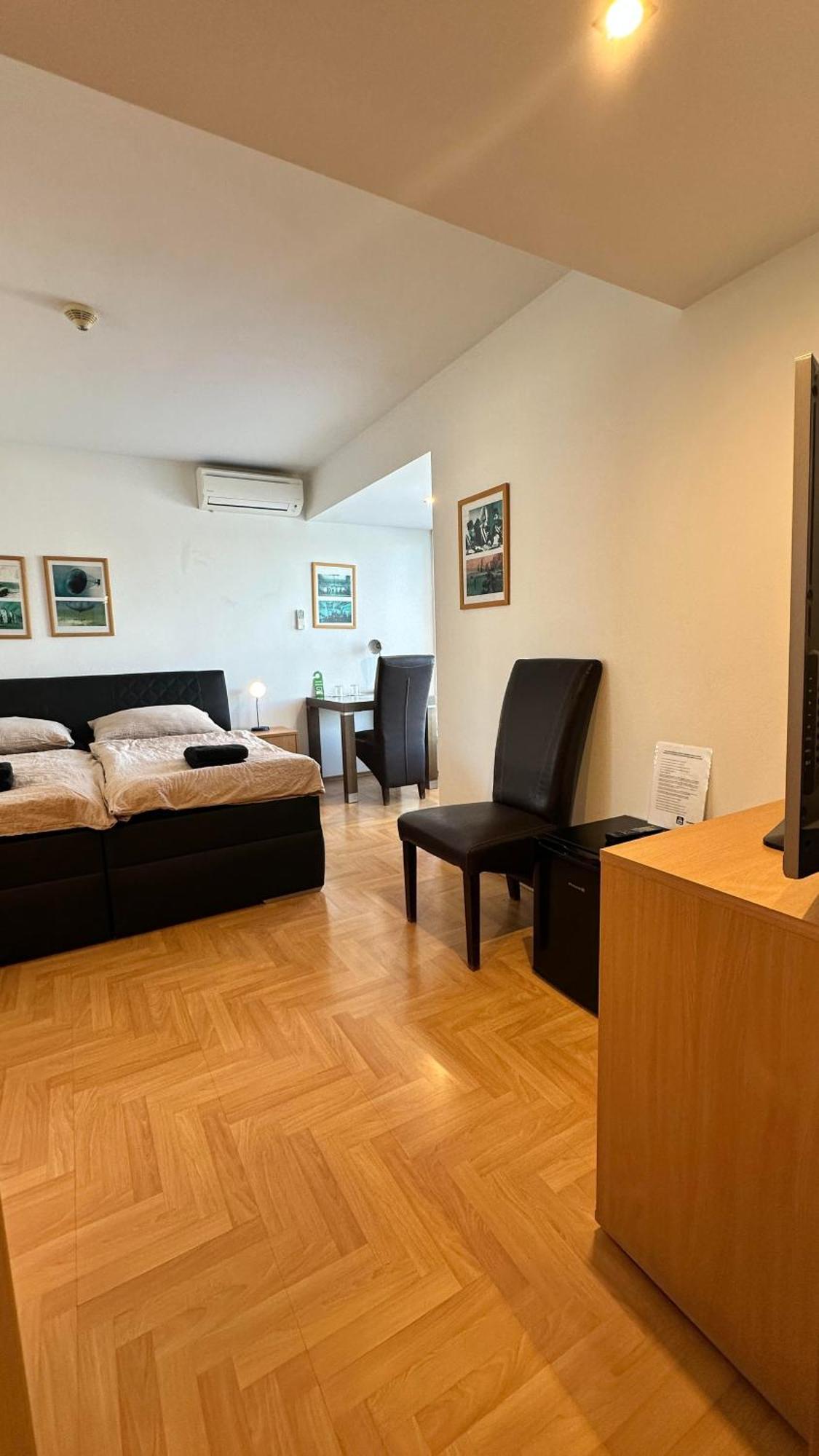 Hotel Muza Кошице Экстерьер фото